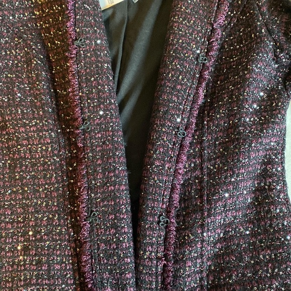 Brand NWT White Black Market cropped tweed jacket with tiny little sequins. - Picture 7 of 12